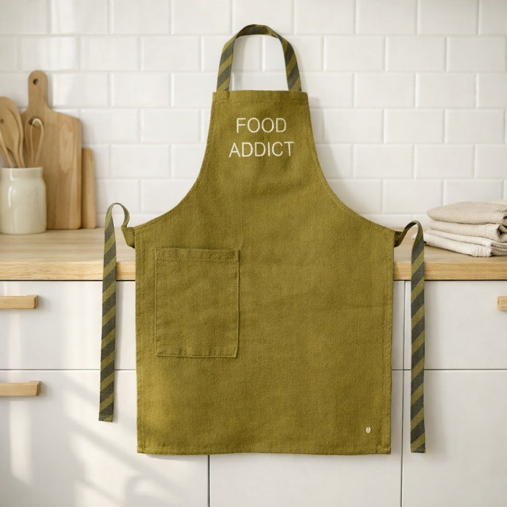 Tablier de cuisine enfant Marcel Food Lichen 65 x 50 en situation