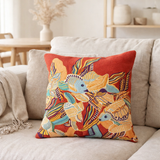 Coussin brodé Dori Papaye 45 x 45 en situation