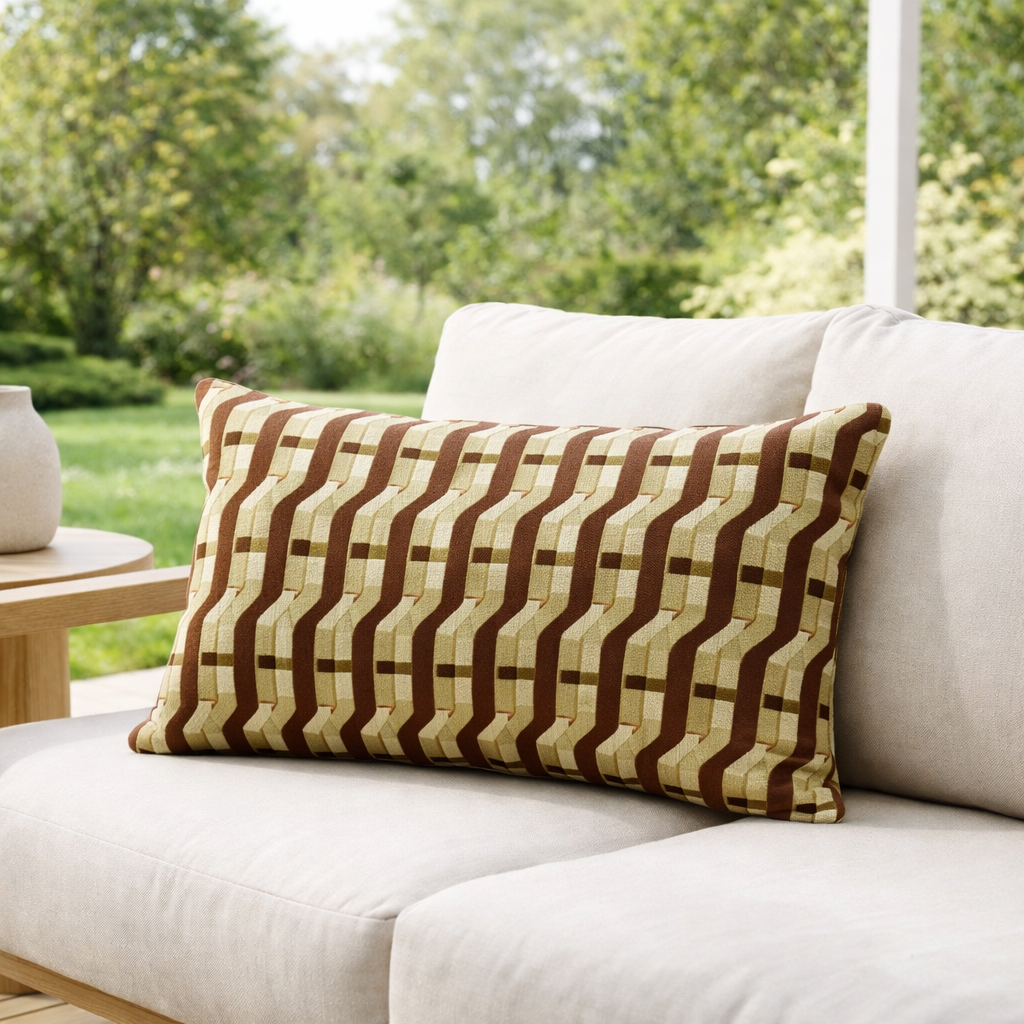 Coussin Kali outdoor Moka 40 x 65 en situation