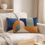Coussin brodé Hivana Cobalt 30 x 50 en situation