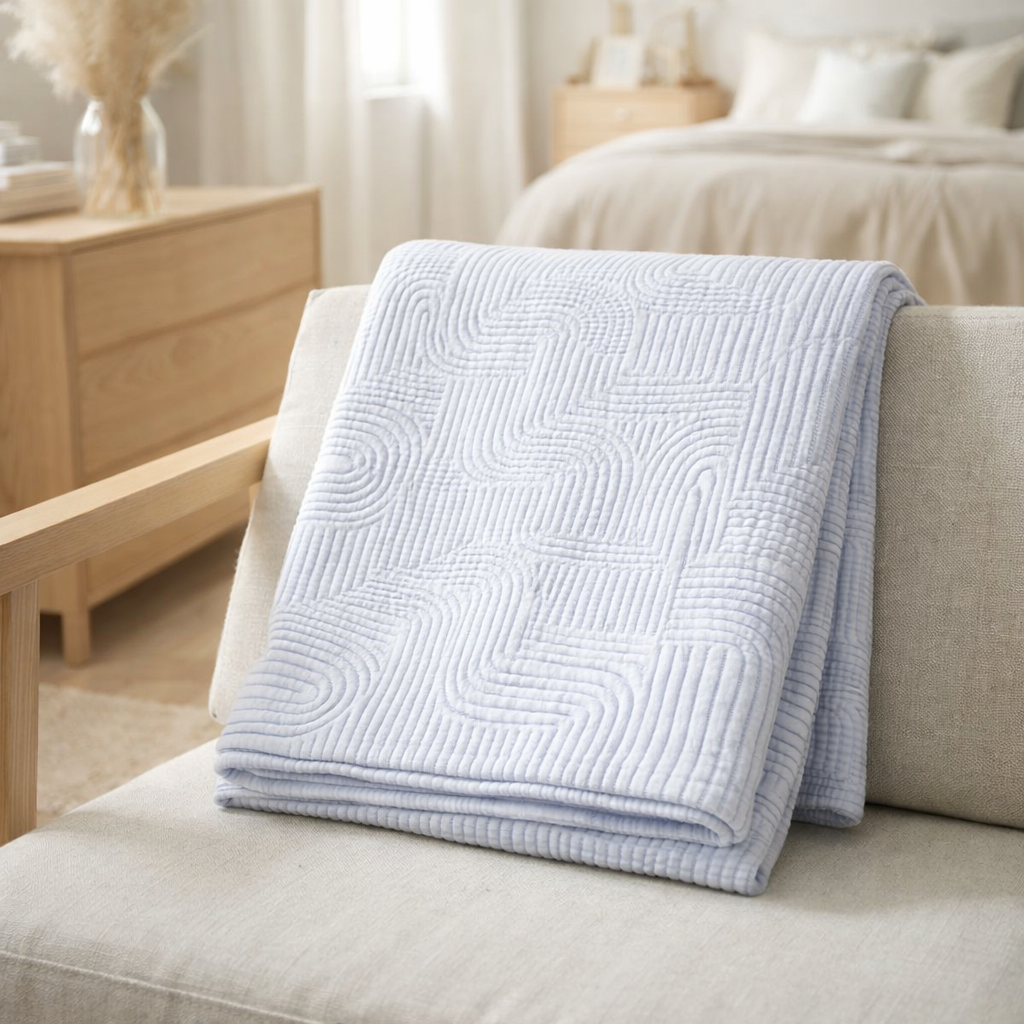 Plaid Kiko Indigo 140 x 180 en situation