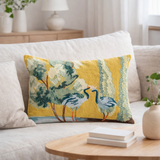 Coussin brodé Lola Multico 40 x 65 en situation