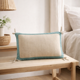 Coussin Elise Chambray Vert de gris 30 x 50 en situation