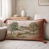 Coussin brodé Dusko Sienne 40 x 65 en situation