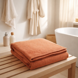 Drap de douche Bora Cannelle 70 x 130 en situation