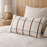 Housse de coussin Carl Caramel 50 x 30 en situation