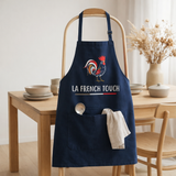 Tablier de cuisine La French Touch recyclé Marine 72 x 90 en situation