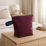 Trousse de toilette Iona Wine 22 x 18 x 7,5 en situation