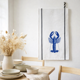 Torchon Homard Bleu mécano Blanc 50 x 70 en situation