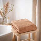 Drap de bain Zoé Noisette 100 x 180 en situation