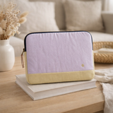 Housse iPad Tricolo Lilas ananas 19 x 26 x 3 en situation