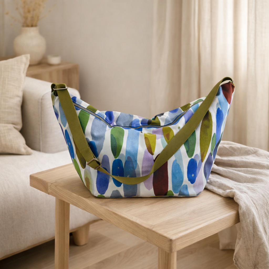 Sac demi-lune Joy Multicolore 53 x 28 x 12 en situation