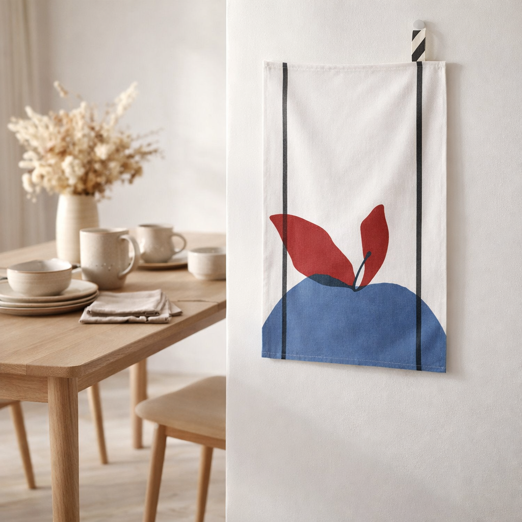 Torchon Pomme Bluetiful Blanc 50 x 70 en situation