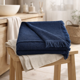 Serviette de toilette Luna Midnight 50 x 100 en situation
