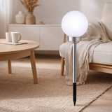 Piquet de sol sphérique extérieur LED d: 30cm en situation