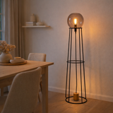 Lampe d'empilement Stelo, lampadaire moderne en métal noir et verre fumé, socket E27, 128,5 cm de haut, pour salle à manger, salon, couloir ou bureau, en situation