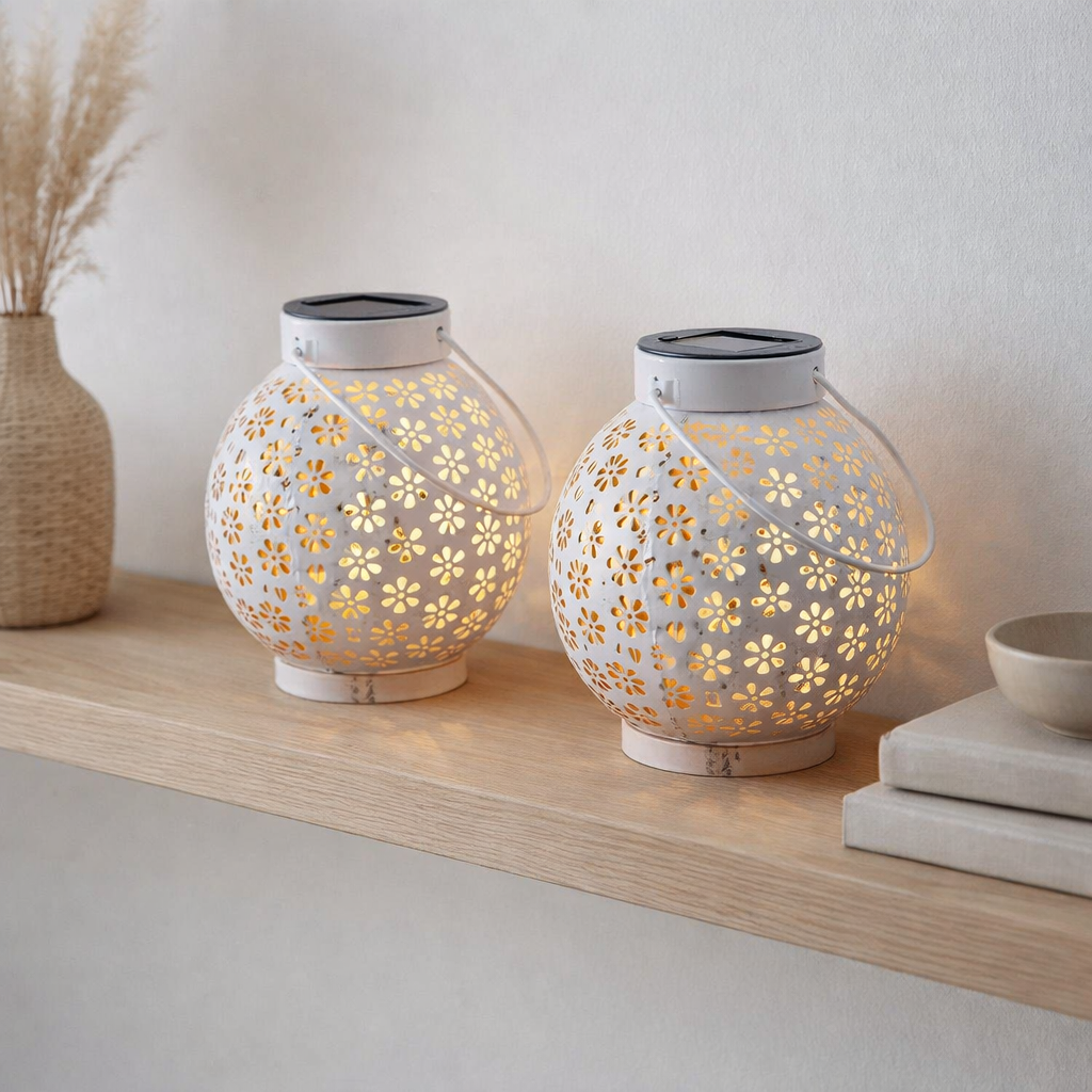 2 Set LED Decoration Lumière solaire Ø 18 cm Décoration extérieure en métal en blanc avec des LED intégrées en situation