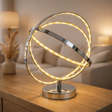Lampe de table à LED 39 cm, métal-color en chrome, LED intégrés. en situation