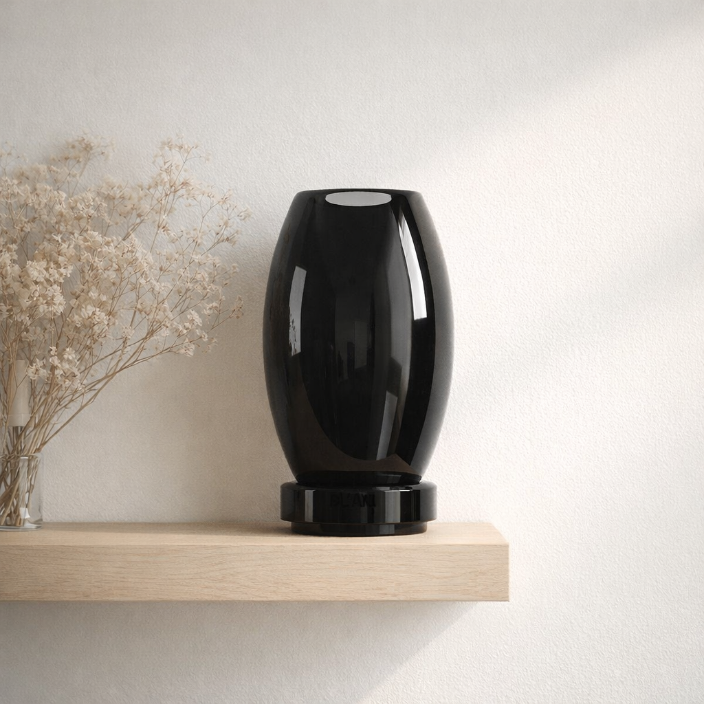 Vase moderne, design innovant, verre haut de gamme noir. RUD30 en situation