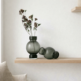 vase de luxe moderne en forme de boule ORURO - verre épaisseur 9 mm en situation