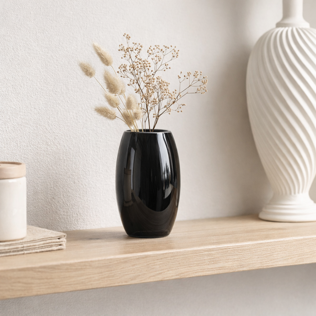 Petit vase moderne, design innovant, dos en verre haut de gamme. RUD15ZW en situation