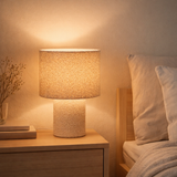 Lampe de table duveteuse avec des lames de texte et du pied dans les amandes, E27, env. 31 cm de haut en situation