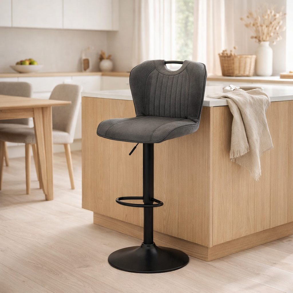 Tabouret de bar Cordoba noir - tissu anthracite doux en situation