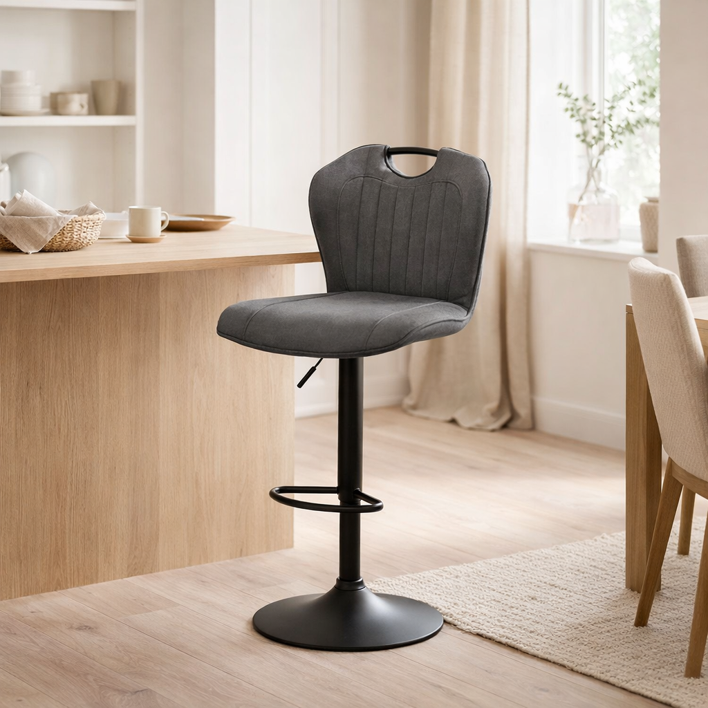 Tabouret de bar Cordoba noir - tissu anthracite doux en situation