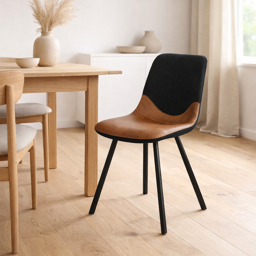 Chaise bari tissu noir cognac vintage en situation