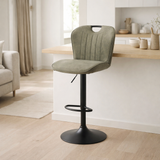 Tabouret de bar Cordoue noire - tissu vert doux en situation