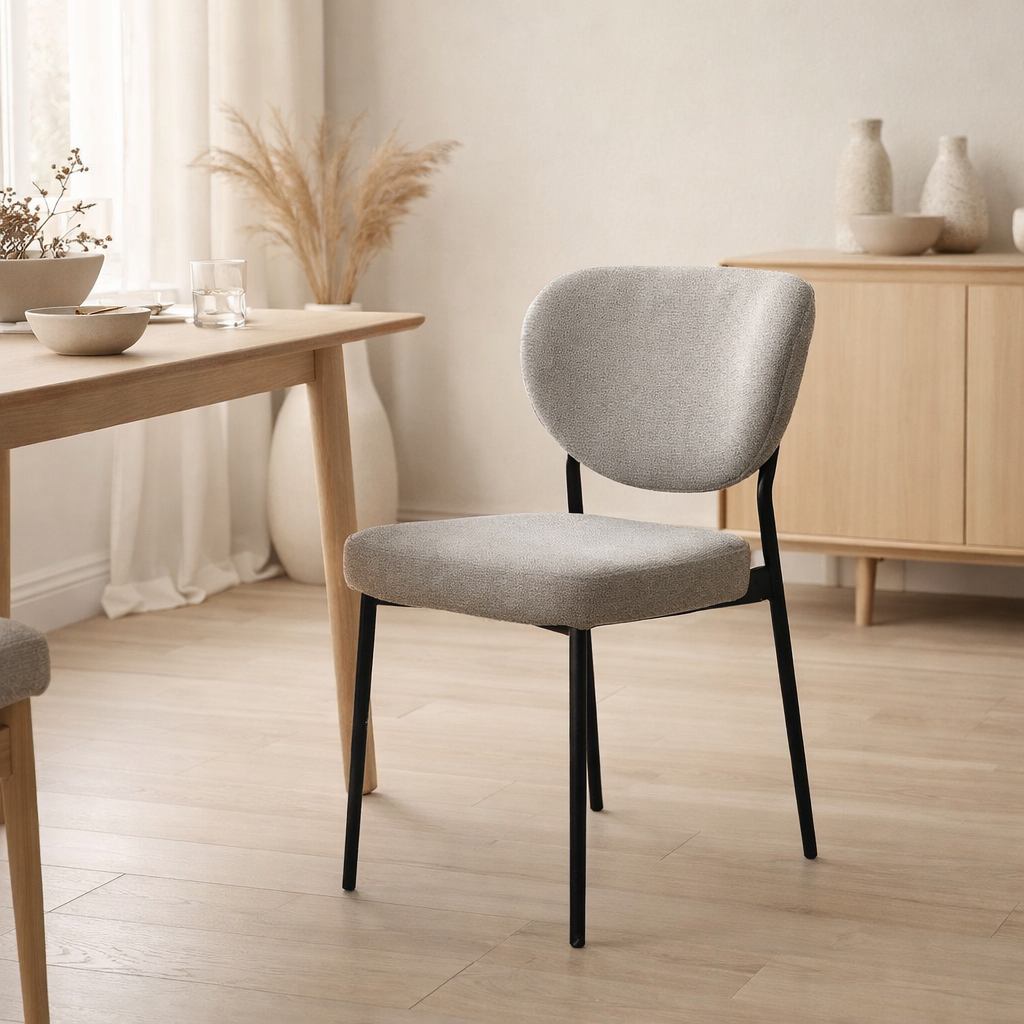 Lucas chaise tissu aragon gris en situation