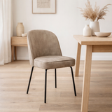 Chaise Luxor Tissu Aurora Liver-Mole en situation