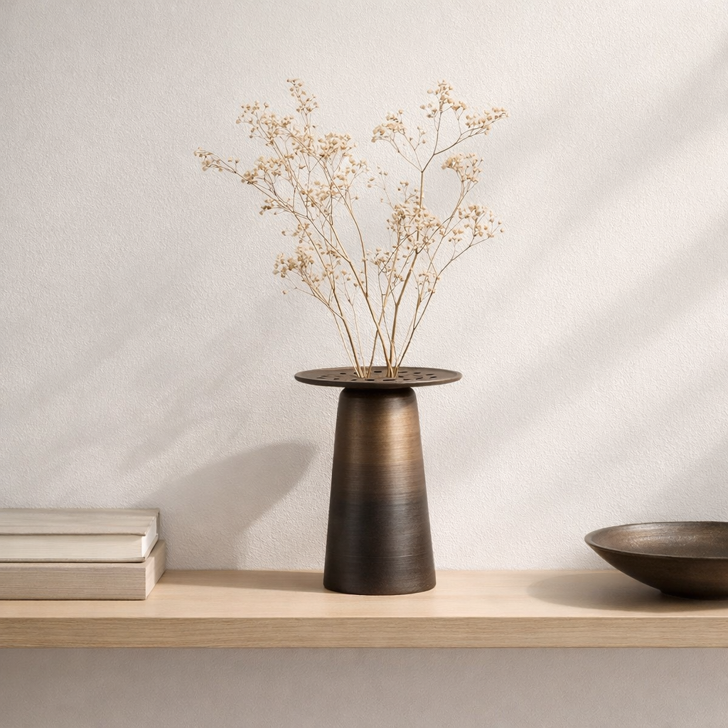 design innovant, NewModern vase en céramique East+West ULF20 en situation