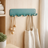 Gorillz Rounded Four Industrial Wall Coat Rack 4 Coat Rack Hooks - Turquoise en situation