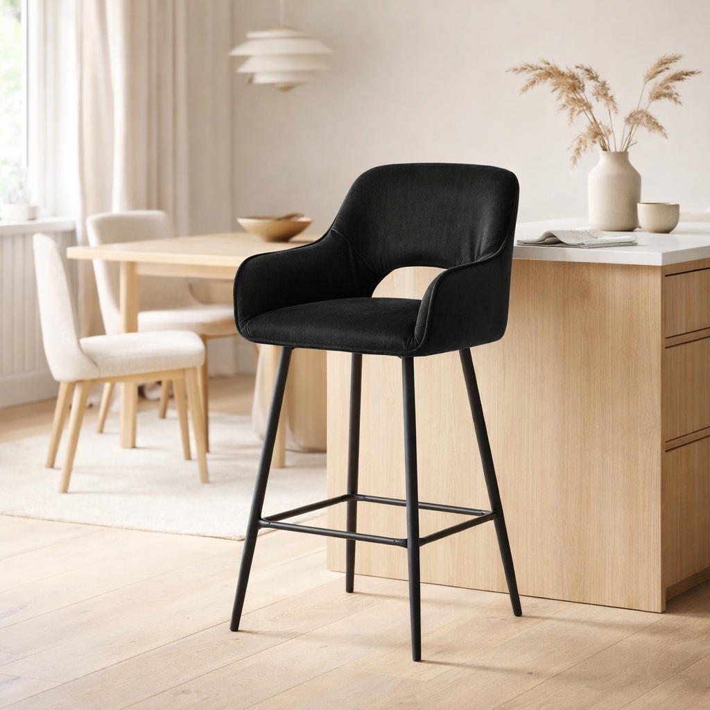 Tabouret de bar Katy noir - Velour de tissu noir en situation