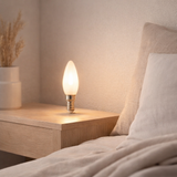 6 Set LED lampe avec douille E14, forme de bougie 4 watts, en métal et verre, laiteux en situation