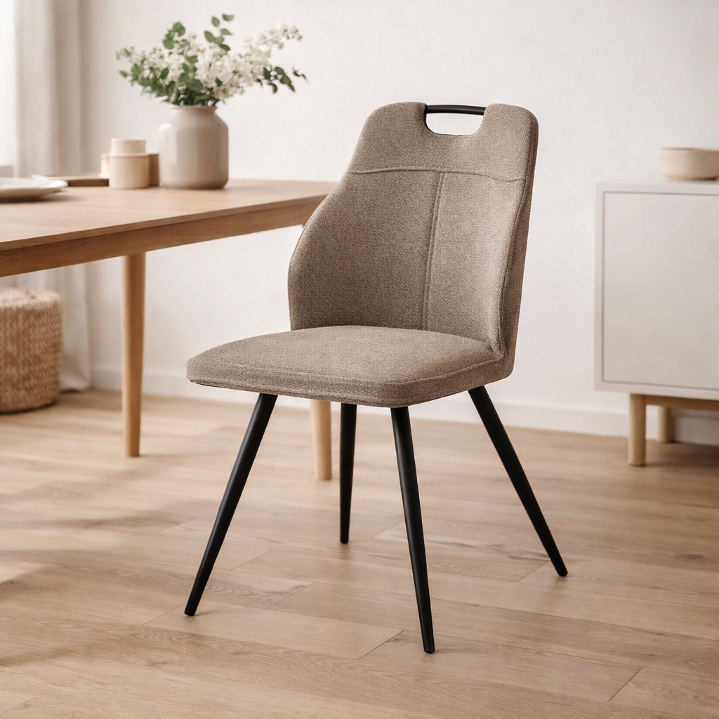 Adele chaise tissu rétro Bliss% 2318 taupe en situation