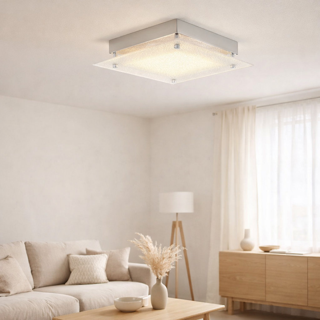 Plafond LED avec Leeds d'optique en cristal, longueur latérale de 25 cm, en métal de couleur chromée et en verre structuré transparent, LED intégrée, blanc chaud en situation