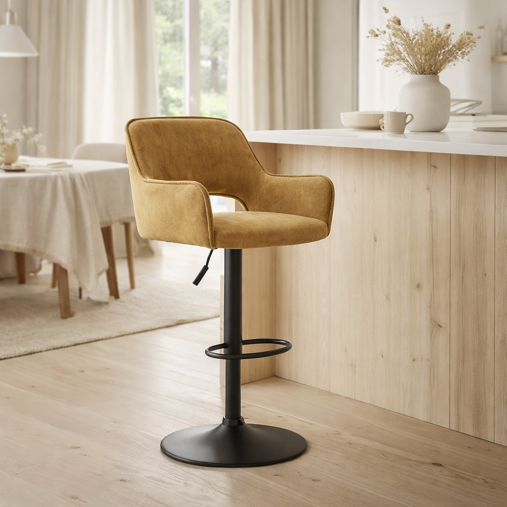 Tabouret de bar Katy - tissu aurore or en situation
