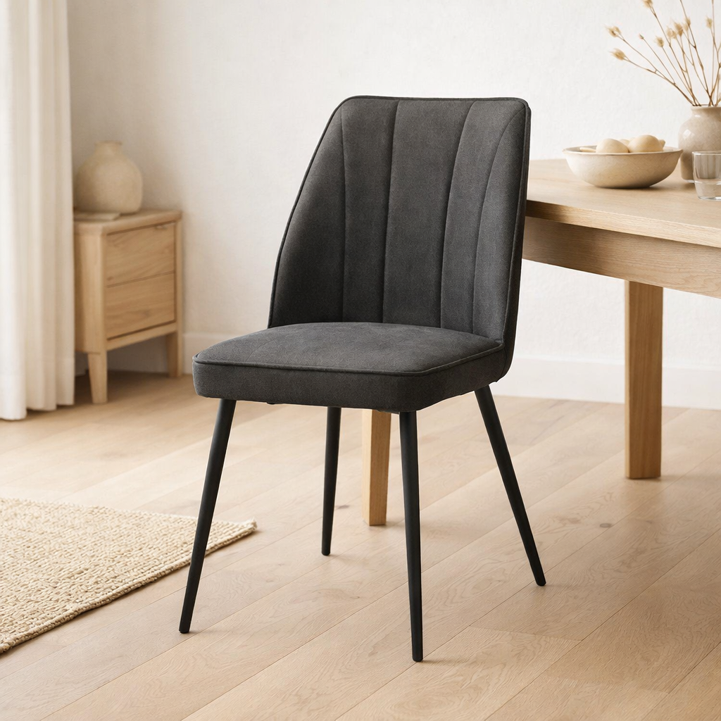 Chaise Paula tissu noir Soft Anthracite en situation