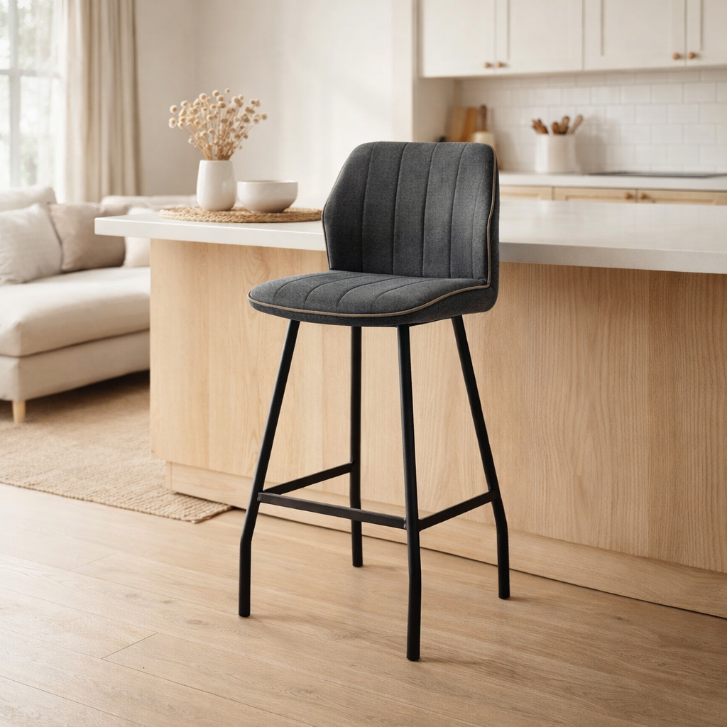 Tabouret de bar gino tissu noir doux anthracite en situation