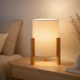 Lampe de table Matilda lampe de table classique avec apparence naturelle à travers le bois et l'écran de tissu, socket E27, 32 cm de haut en situation