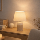 Lampe de table en céramique Talia, lampe de table en céramique, beige / blanc, avec version E14, pour salle à manger, salon, couloir ou bureau, 31 cm de haut en situation