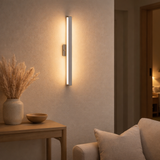 Lampe murale LED Dubai , lampe murale moderne en aluminium et en plastique, des LED fermement construites, 60 cm de long ou de haut. Idéal pour l'éclairage des zones d'entrée, des couloirs, pour structurer les grandes surfaces murales en situation