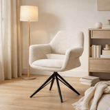 Ivoire en peluche de tissu de fauteuil katy, tourne en situation