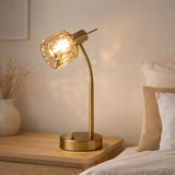 Lampe à table à LED Josefa, lampe de table en or et verre en or, avec douille E14, pour salle à manger, salon, couloir ou bureau, pour le salon, la salle à manger ou comme lampe de chevet, 34,5 x 17,5 cm en situation