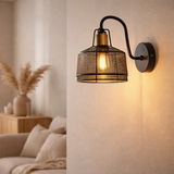 1er spot de lampe murale Foro en métal en noir, avec version E27, environ. 22 x 13,5 x 23 cm. Éclairage élégant pour le salon, la salle à manger ou la cuisine. en situation