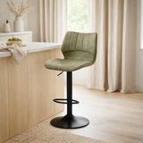 Tabouret de bar Bobby noir - tissu vert doux en situation