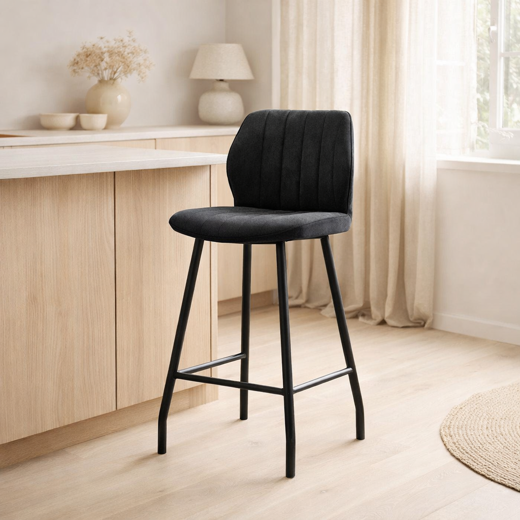 Tabouret de bar gino-tissu noir en acier doux en situation