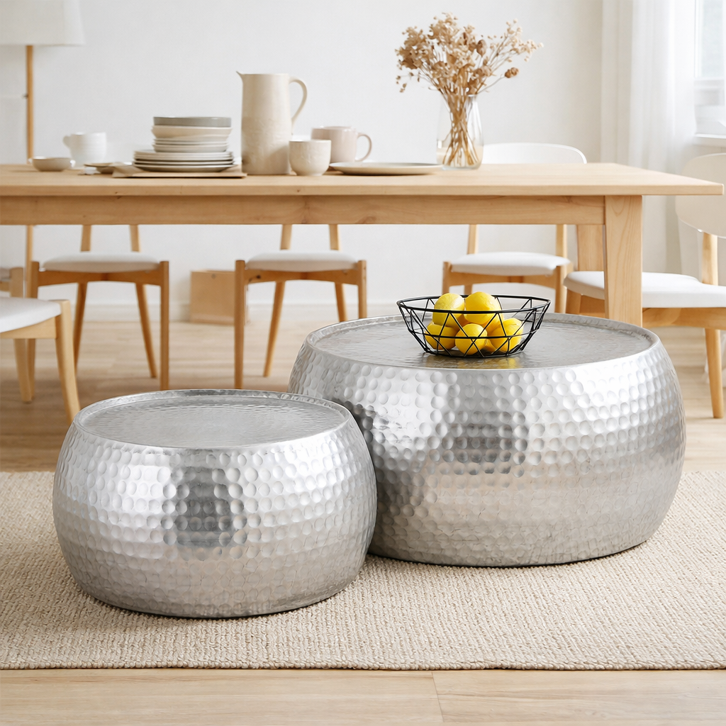 Table basse 2 Set Dakar autour de Ø 55/43 x H 30/28 cm en aluminium argenté martelé en situation